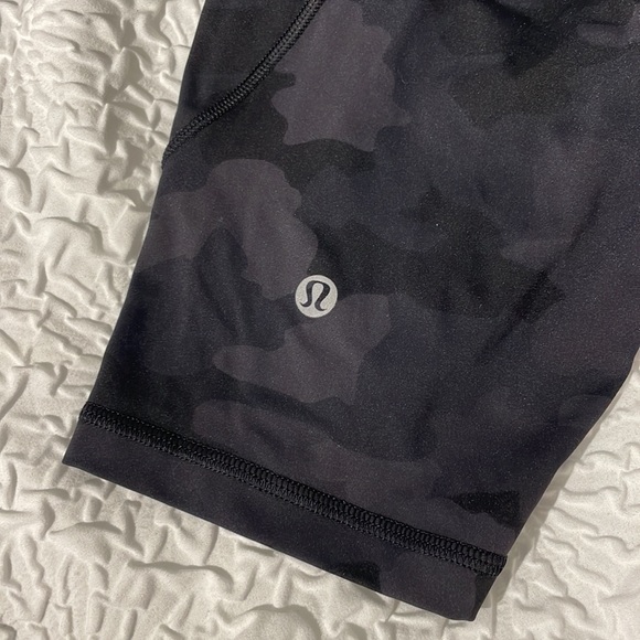 Lululemon| Fast and Free short 8" | shorts with pockets | nulux | H3DC | size 2 - Picture 5 of 6
